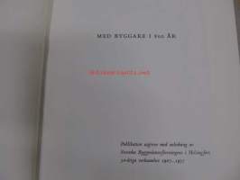Med byggare i 800 år