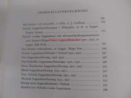 Med byggare i 800 år