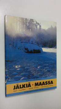 Jälkiä maassa = Spår i marken = Earth prints