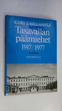 Tasavallan päämiehet 1917-1977 (signeerattu) (numeroitu 129/2500)