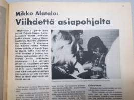 Uusi Laulu 1976 nr 2, poliittisen, vasemmistolaisen  laululiikkeen kannattaja, Woody Guthrie, Mikko alatalo haastattelu, J.J. Gandalf, Laulu uudelle Kuuballe, ym.