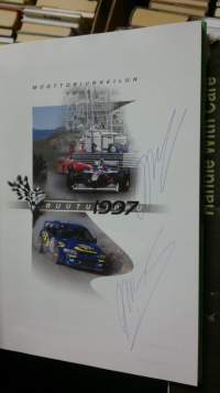 Ruutulippu 1997 : moottoriurheilun vuosi (mm. Mika Salo) (signeerattu, ERINOMAINEN)