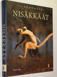 Nisäkkäät : luonnossa 3