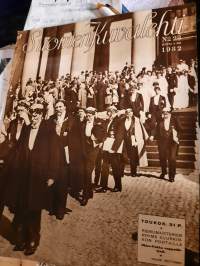 Suomen Kuvalehti 1932 nr 23 Ukko-Pekka riemumaisterina, herrojen puku on nyt funktionalistinen, autot ajavat 200 km tuntinopeudella