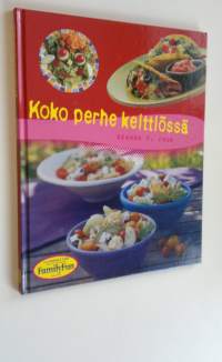 Koko perhe keittiössä