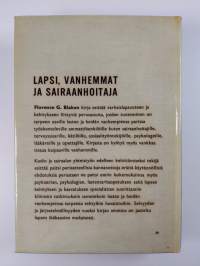 Lapsi, vanhemmat ja sairaanhoitaja