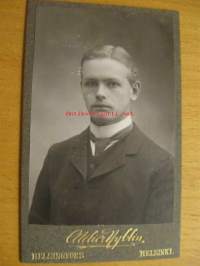 Atelier Nyblin Helsinki/Helsingfors -visiittikorttivalokuva
