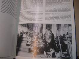 SAKO 1921-1971 - Jakso suomalaisen asesepän kehityskaarta