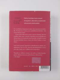 Nimeni on Luz