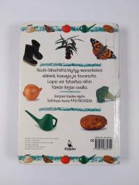 Puutarhassa