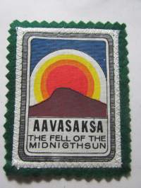 Aavasaksa thefell of the midnigthsun-kangasmerkki / matkailumerkki / hihamerkki / badge -pohjaväri vihreä