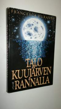 Talo Kuujärven rannalla