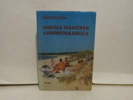 Ihmisiä Itämeren aurinkosaarella - Tarua ja totta Gotlannista