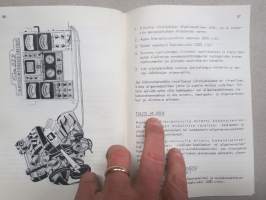 Sun 820 Electronic Engine Tester EET-820 -käyttöohjekirja, suomenkielinen