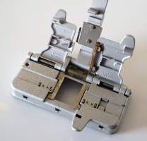 Kinofilmin 16 / 24 mm leikkauslaite valettua alumiinia 12x15x5 cm