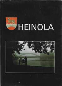 Heinola : 200 vuotta Heinolan residenssin perustamisesta (1776-1976)/Henkilö Valtasaari, AnteroHeinolan kaupunki ; Heinolan kameraseura 1976