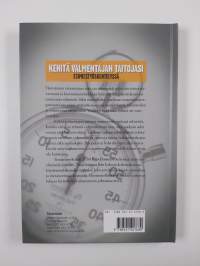 Kehitä valmentajan taitojasi esimiestyöskentelyssä