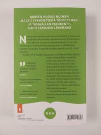 Tyttö ja nauhuri (signeerattu, tekijän omiste)