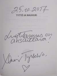 Tyttö ja nauhuri (signeerattu, tekijän omiste)