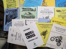Motocross-kilpailujen käsiohjelmia 1990-luvun alusta noin 40 kpl erä + muuta materiaalia