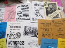 Motocross-kilpailujen käsiohjelmia 1990-luvun alusta noin 40 kpl erä + muuta materiaalia