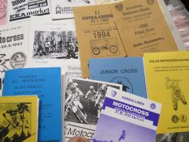 Motocross-kilpailujen käsiohjelmia 1990-luvun alusta noin 40 kpl erä + muuta materiaalia