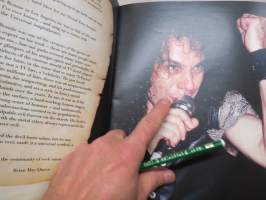 Ronnie James Dio 1942-2010 -muistojulkaisu
