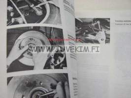 Volvo Huoltokäsikirja Korjaus ja huolto Osa 7 Jousitus, vaimentimet ja pyörät 340 1976-19.. -korjaamokirjasarjan osa