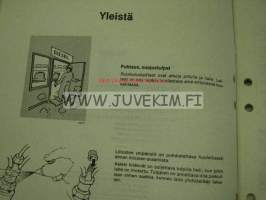 Volvo Huoltokäsikirja Korjaus ja huolto Osa 2 (23-29) Moottorit D20, D24 240 1979- -korjaamokirjasarjan osa