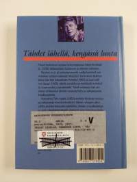 Tähdet lähellä, kengässä lunta : Väinö Kirstinän öitä ja päiviä