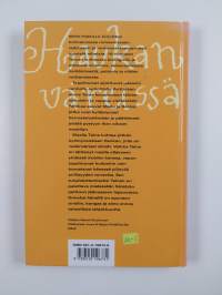 Haukan väreissä