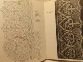 Nyplättyä pitsiä - Bobbin lace