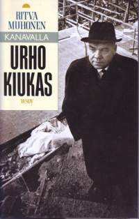 Kanavalla Urho Kiukas, 1988. 1.p. Mikkelin läänin arvostetun ex-maaherran elämäkerta kansissa.
