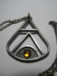 Metallinen riipus