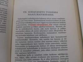 Demokratia ja totaalinen sota. Tutkimus poliittis-sotilaallisen sodanjohdon teoriasta, järjestelystä ja toiminnasta