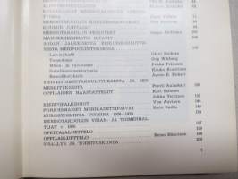 Merisotakoulu 1930-1970, sisältää kurssien oppilasmatrikkelit
