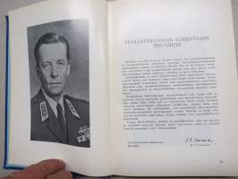 Merisotakoulu 1930-1970, sisältää kurssien oppilasmatrikkelit