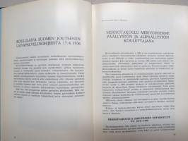 Merisotakoulu 1930-1970, sisältää kurssien oppilasmatrikkelit