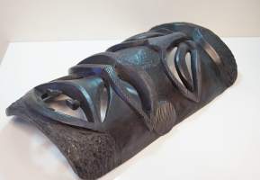 Alkuasukas naamio puuta 46x25x8 cm paino 1250 g
