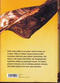 Parvekejumalat, 2010. 1.p. Somaliperheen tytär ja ex-kantasuomalainen nainen kohtaavat ja kummankin elämä muuttuu lopullisesti.