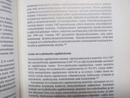 Sairaanhoitajattaria Auran rannalta - Lääninsairaalan sairaanhoitajakursseista Turun terveydenhuolto-oppilaitokseksi 1893-1993