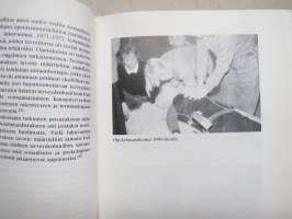 Sairaanhoitajattaria Auran rannalta - Lääninsairaalan sairaanhoitajakursseista Turun terveydenhuolto-oppilaitokseksi 1893-1993