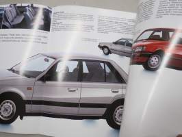 Mazda 323 1987 -myyntiesite / sales brochure