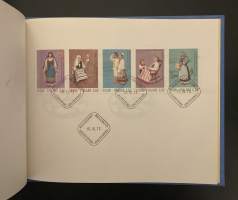 Postimerkkikansio - Näyttely- erikoismerkkejä leimoineen 1970-luvulta - Yhteensä n. 65 merkkiä