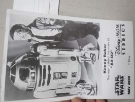 Kenny Baker - R2-D2, 2 kpl kortteja, toisessa omiste ja nimikirjoitus