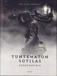 Tuntematon sotilas -  elokuvakirja. 2017. Sukellus suomalaisen, Aku Louhimiehen ohjaaman, suurelokuvan ytimeen, kuvauspaikoille ja kameran taakse. Upeasti kuvitettu