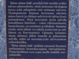 Talven sininen hetki Suomen luonnossa