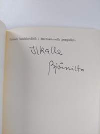Finlands handelspolitik i internationellt perspektiv (signeerattu, tekijän omiste)