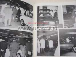 Peugeot Commercial Salon 1974 -61. Pariisin autonäyttelyn Peugeotin lehti