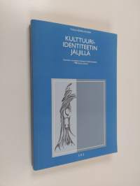 Kulttuuri-identiteetin jäljillä : Suomen romanien kulttuuri-identiteetistä 1980-luvun alussa
